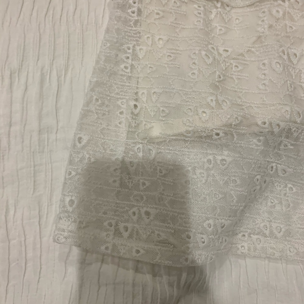 White ruffled top - Picture 5 of 5